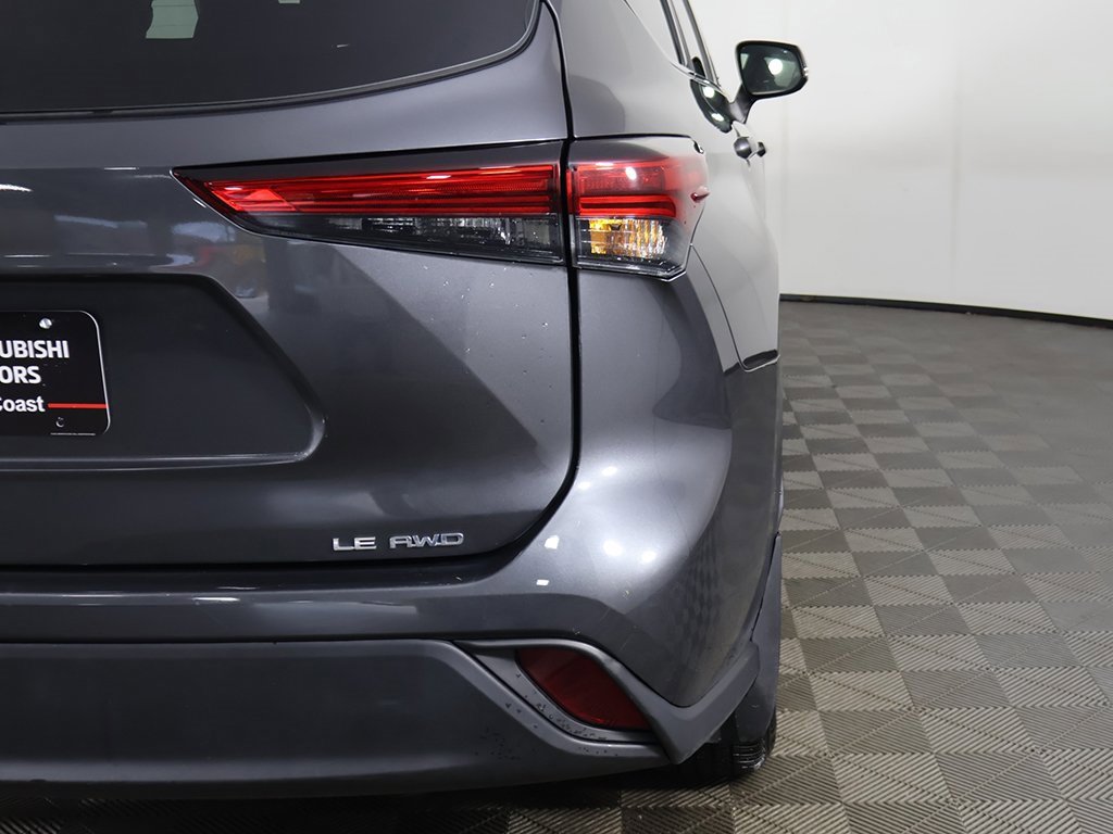 Used 2022 Toyota Highlander LE image 15