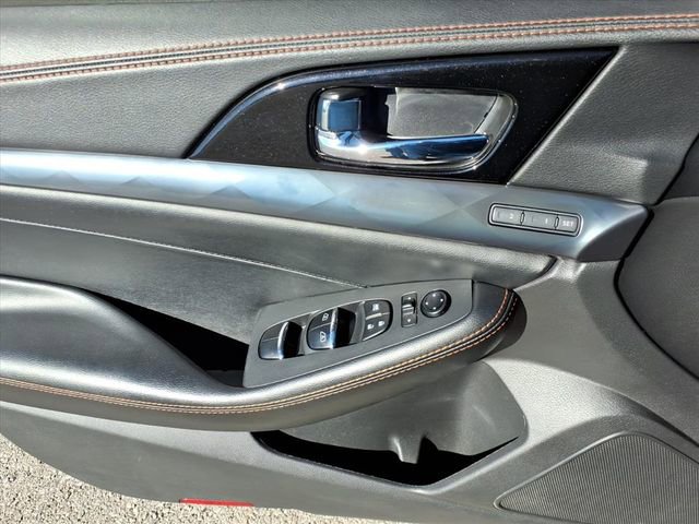 Used 2021 Nissan Maxima SR w/ Sport Mat Group FWD image 3