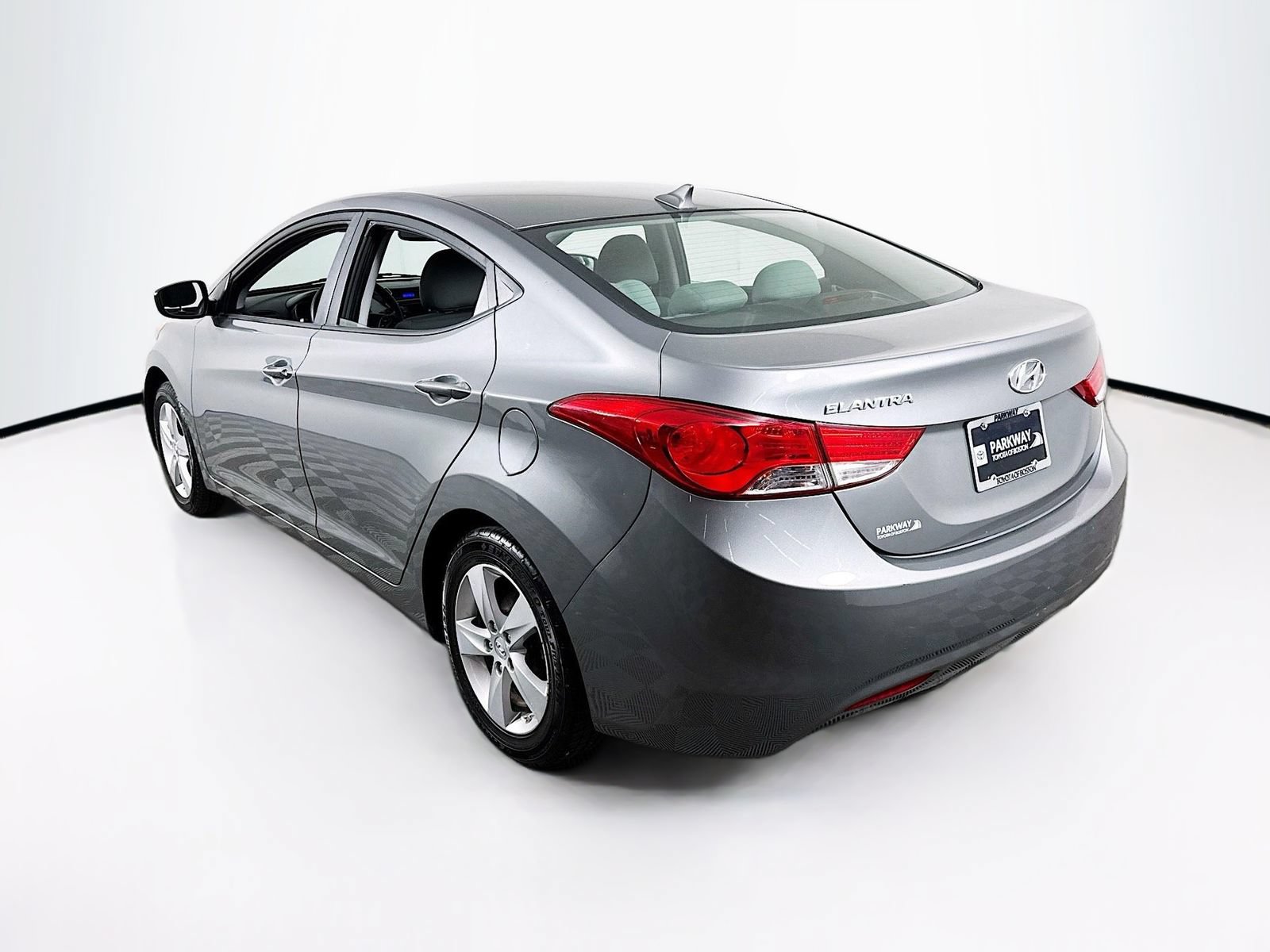 Used 2013 Hyundai Elantra GLS FWD image 5