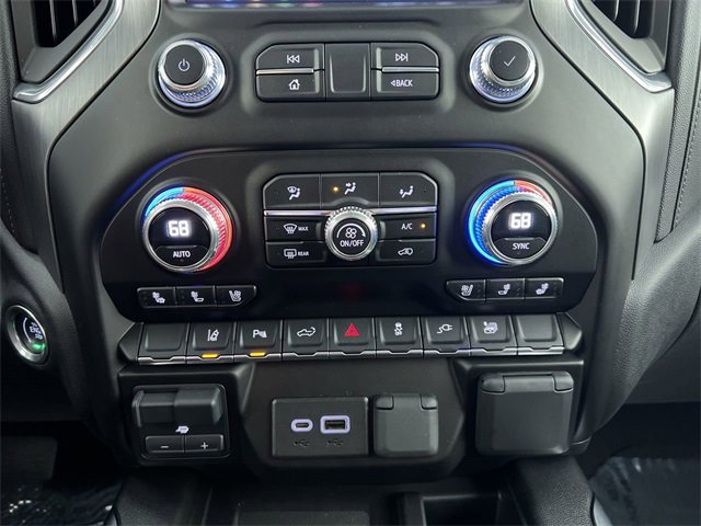 Used 2023 GMC Sierra 3500 Denali image 13