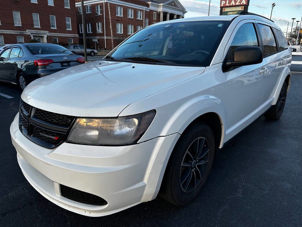 Used 2018 Dodge Journey SE w/ Popular Equipment Group image 3
