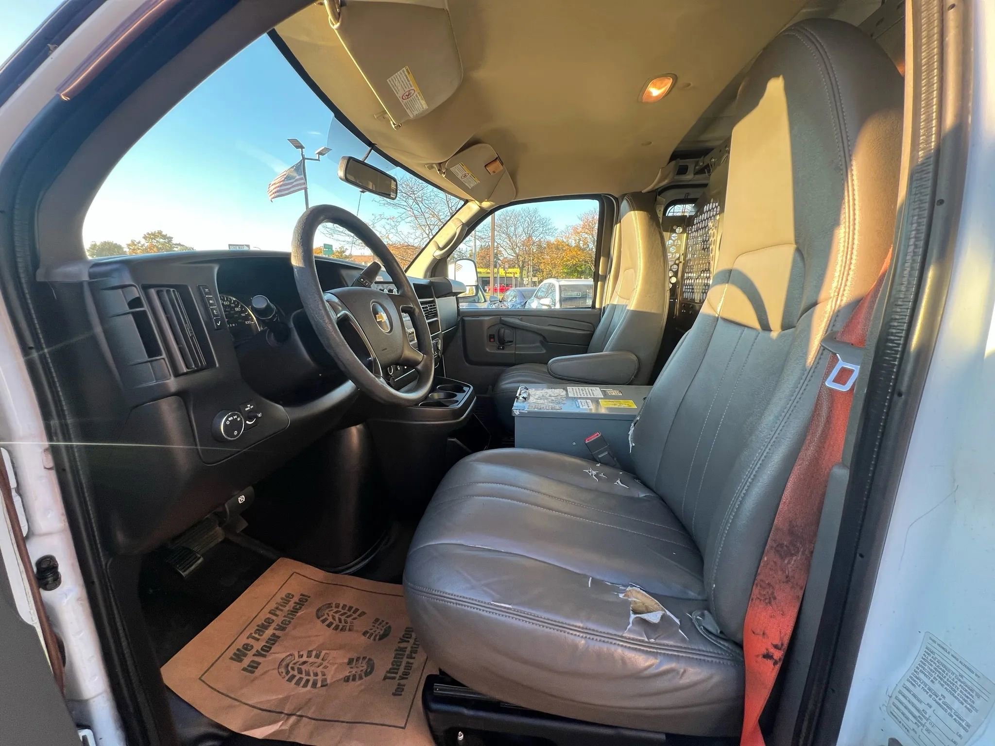Used 2015 Chevrolet Express 2500 image 23
