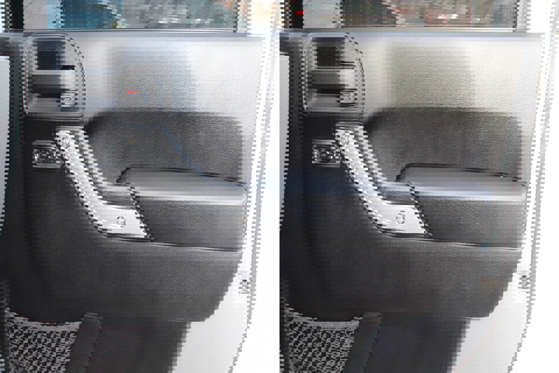 Used 2014 Jeep Wrangler Rubicon w/ Power Convenience Group image 19