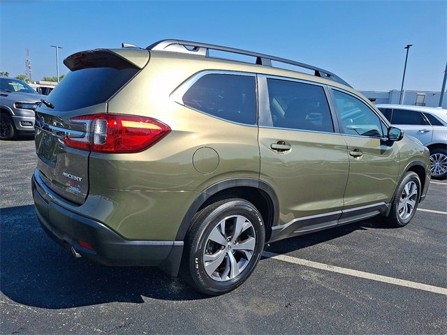 Used 2023 Subaru Ascent Premium w/ Convenience Package image 6