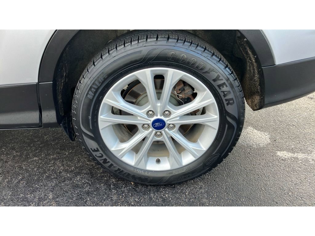 Certified 2017 Ford Escape SE w/ Equipment Group 201A image 15