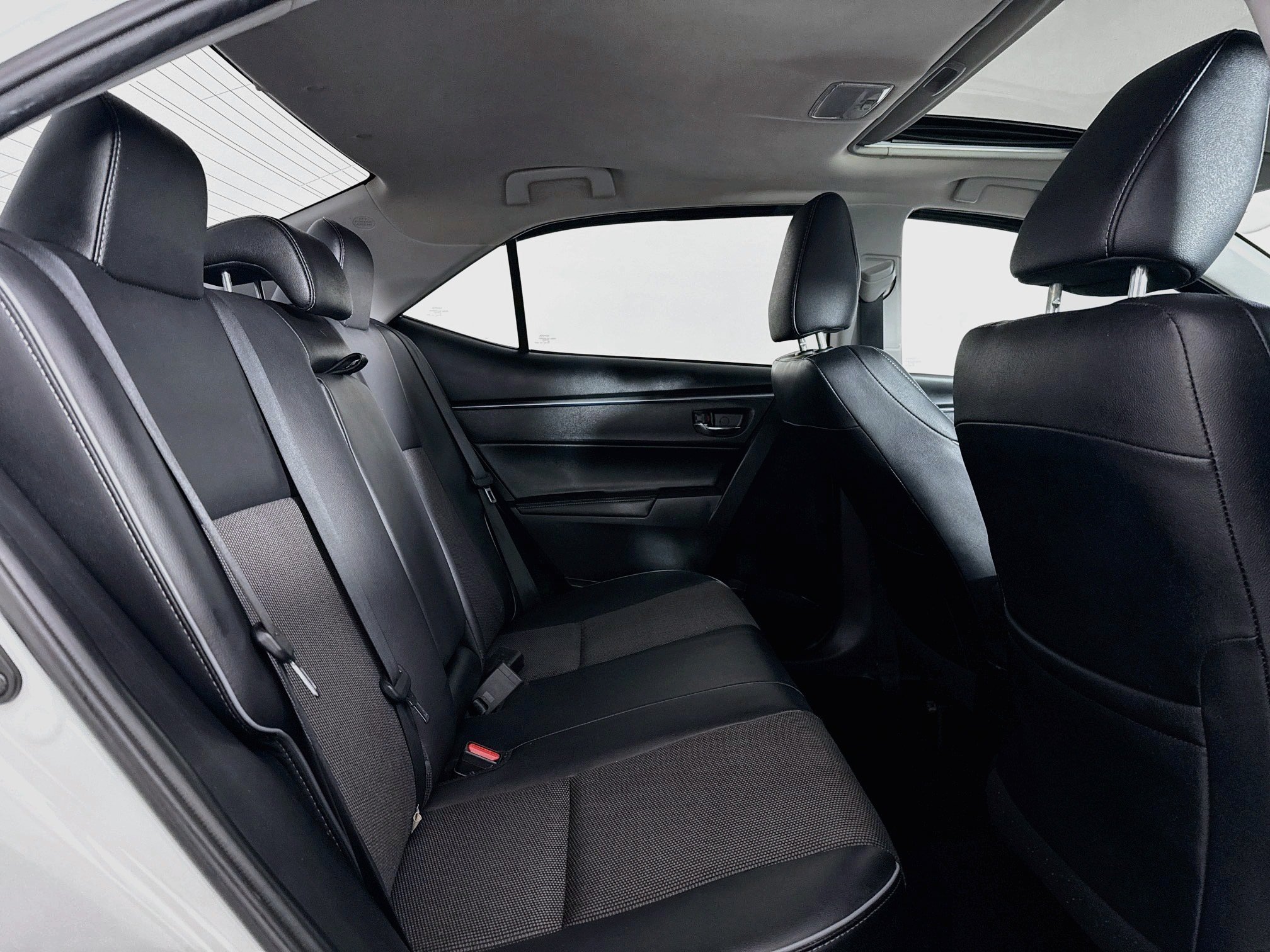Used 2016 Toyota Corolla S FWD image 38