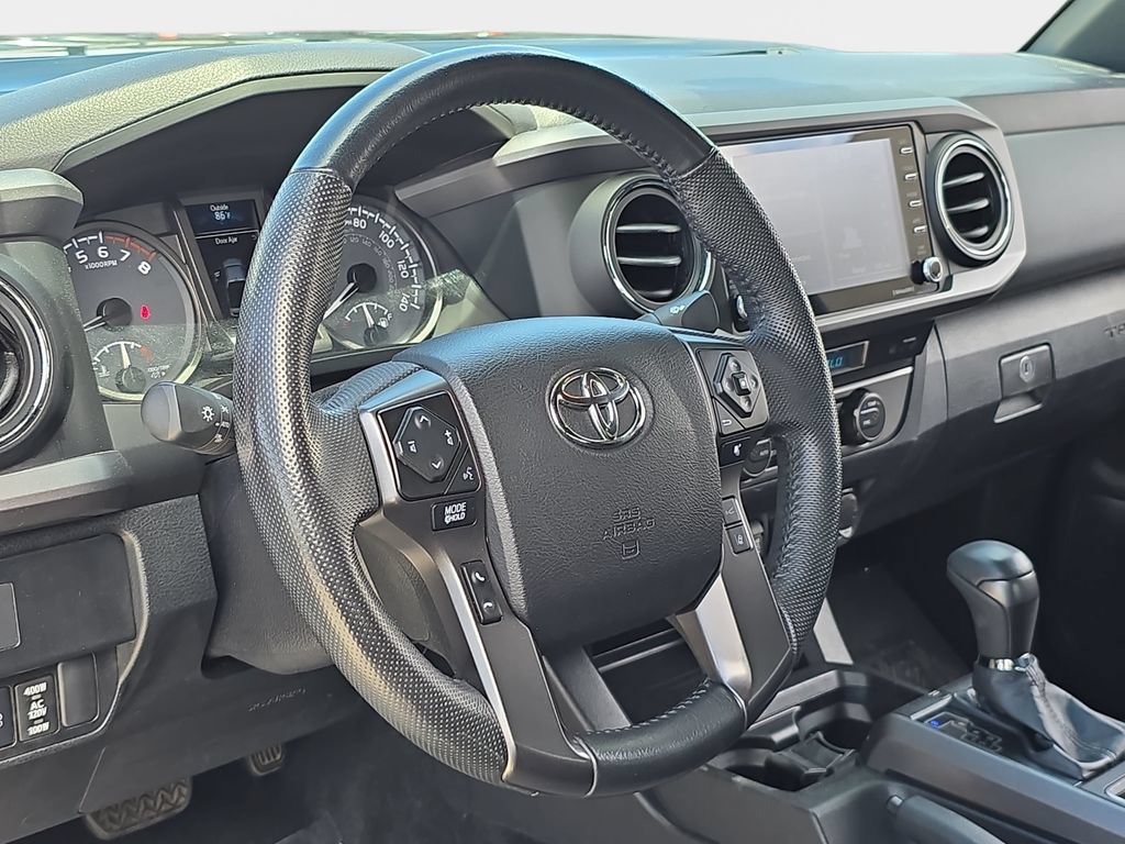 Used 2022 Toyota Tacoma TRD Off-Road w/ Technology Package AWD/4WD image 19