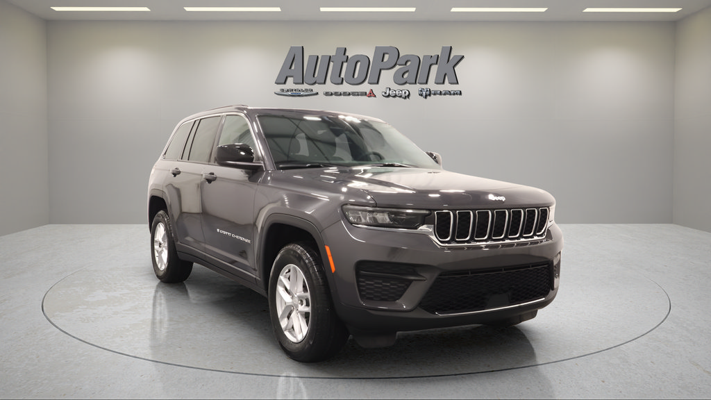 New 2026 Jeep Grand Cherokee Laredo X AWD/4WD image 2