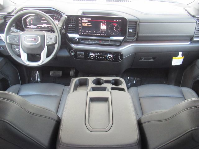 Used 2025 GMC Sierra 1500 SLT image 3