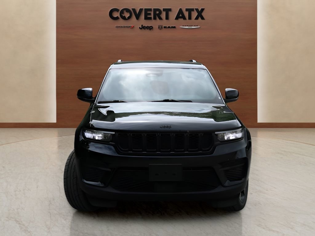 Used 2023 Jeep Grand Cherokee Altitude AWD/4WD image 8
