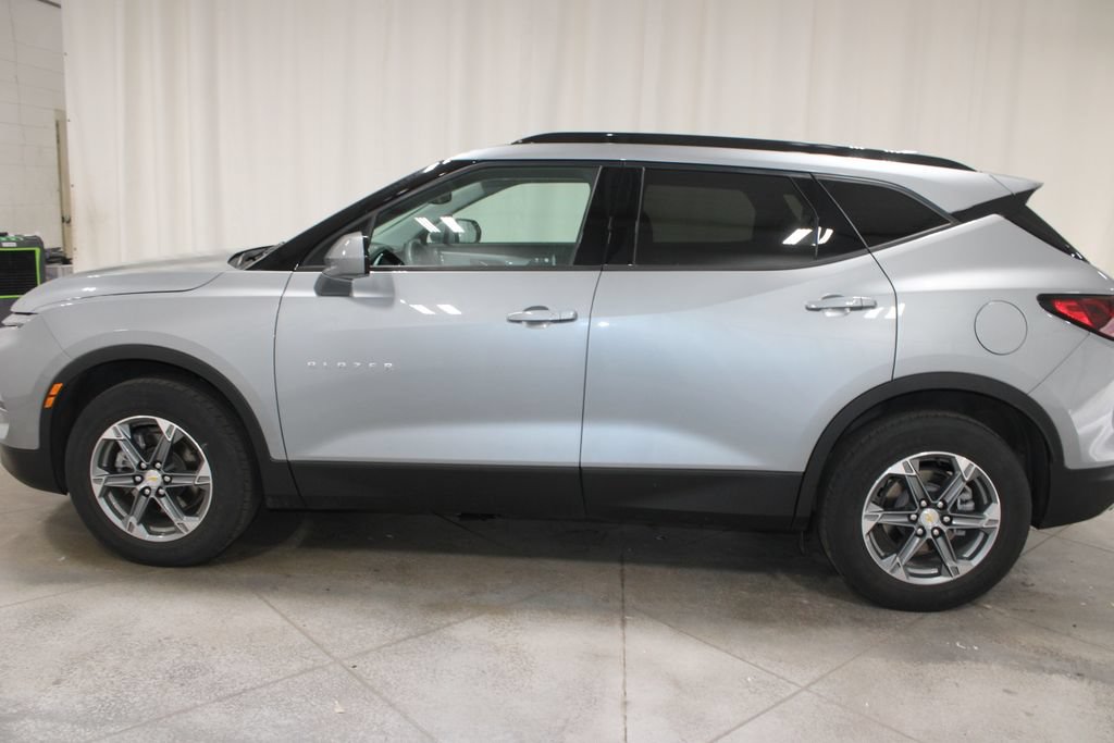 Used 2024 Chevrolet Blazer LT w/ Convenience Package FWD image 6