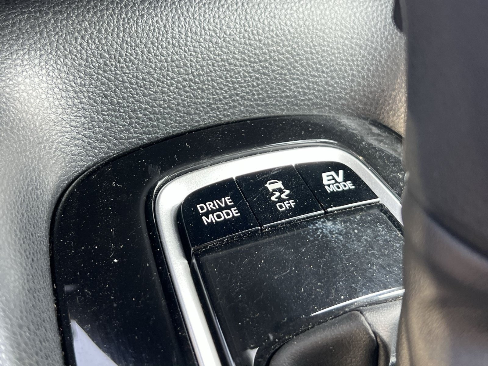 Used 2024 Toyota Corolla LE w/ LE Convenience Package FWD image 28