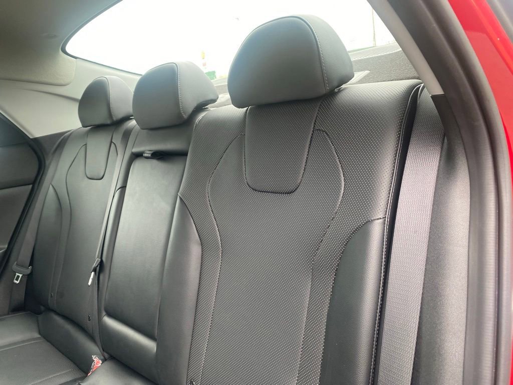 Used 2022 Hyundai Elantra Limited FWD image 28