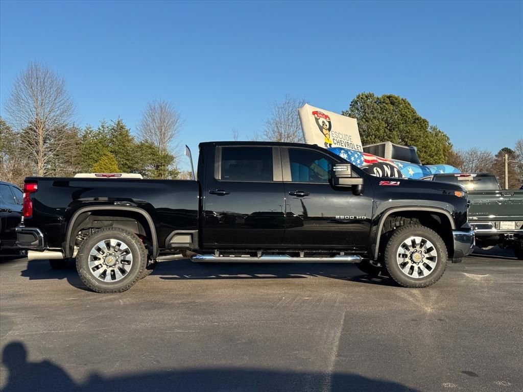 New 2026 Chevrolet Silverado 2500 LT image 2