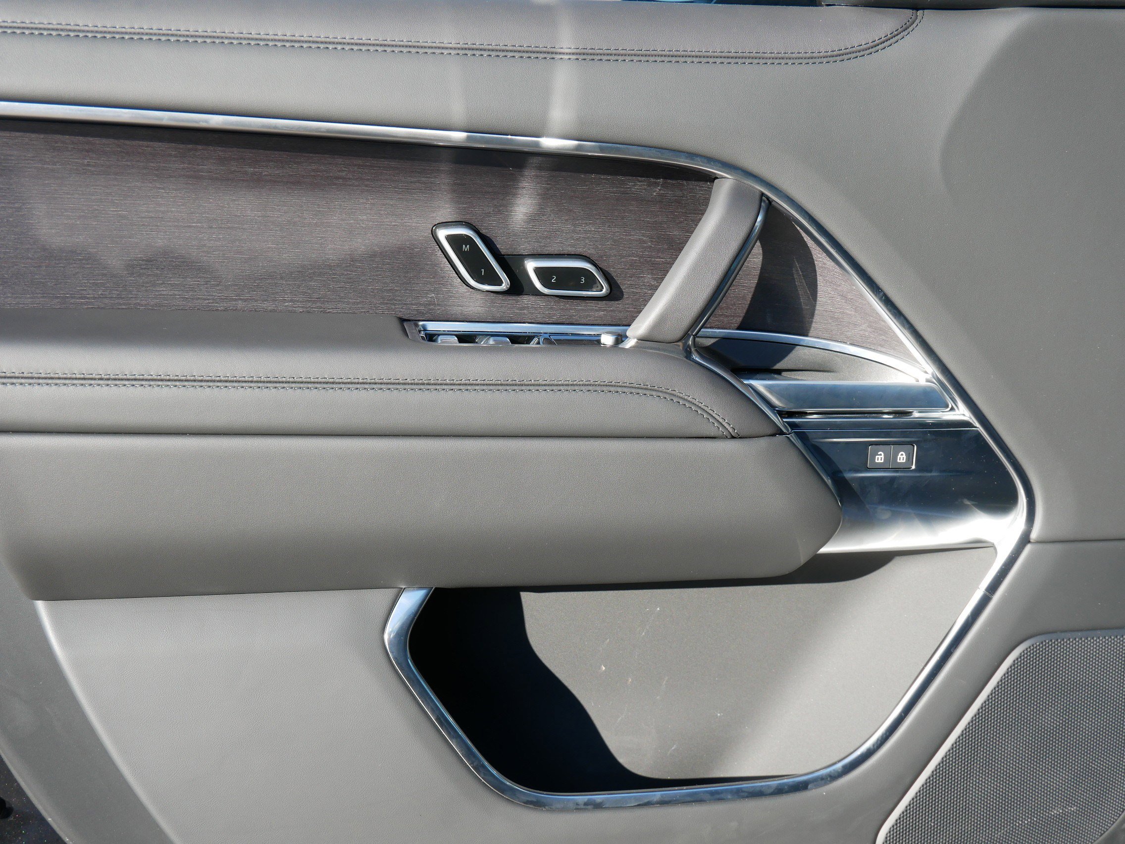 New 2026 Land Rover Range Rover SE AWD/4WD image 4