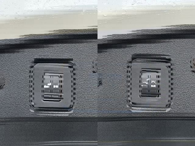 Used 2024 Nissan Pathfinder SL w/ SL Premium Package image 35