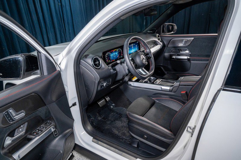 New 2026 Mercedes-Benz GLB 250 4MATIC image 10