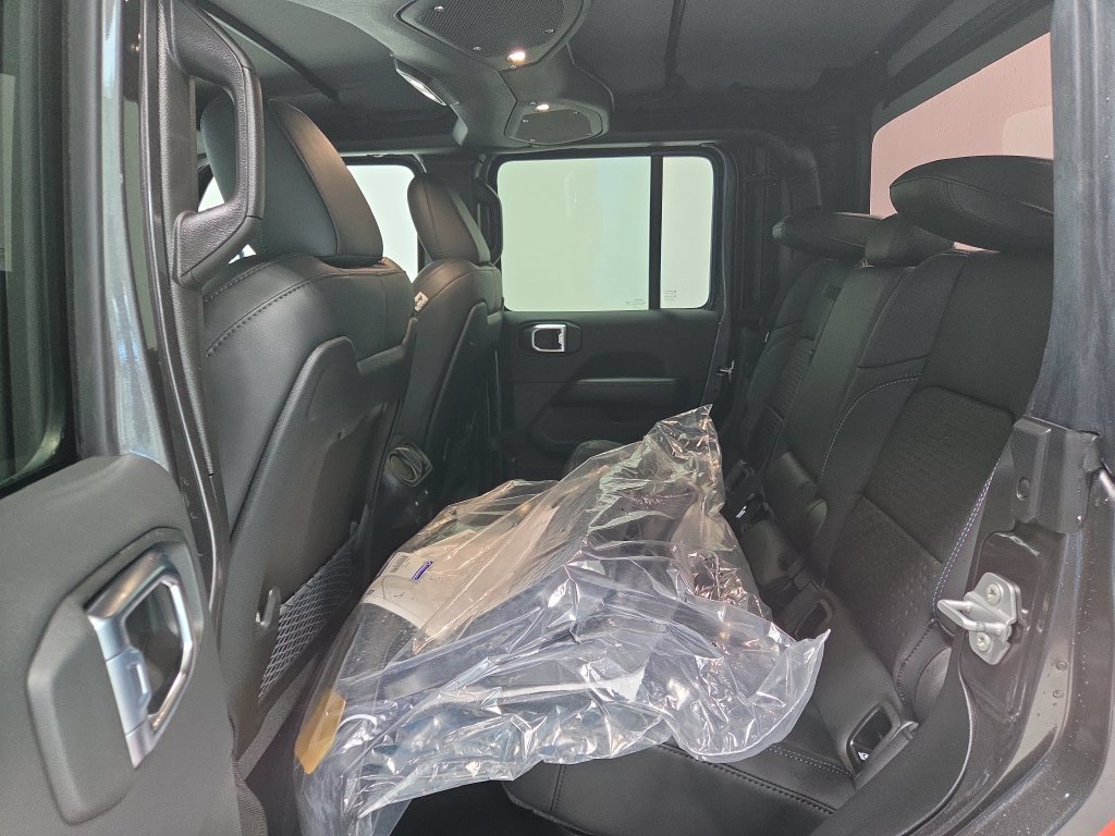New 2026 Jeep Gladiator Sport AWD/4WD image 18