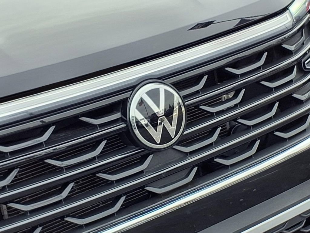 Used 2025 Volkswagen Atlas Cross Sport SE image 26