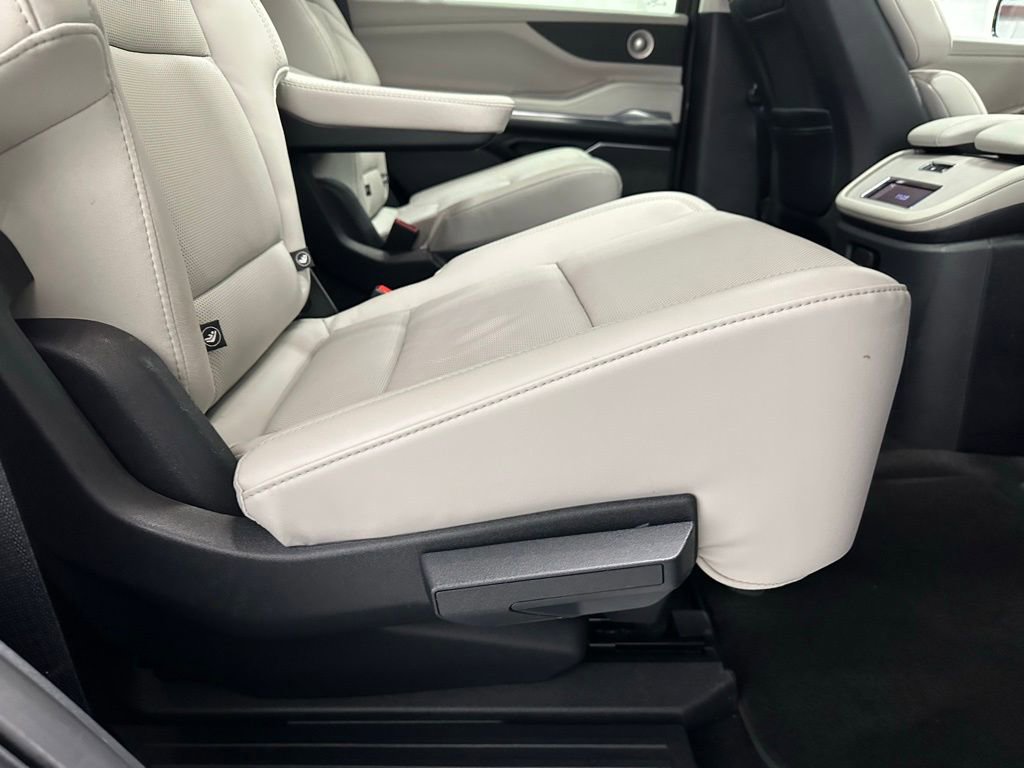 Used 2025 Lincoln Navigator Reserve image 55