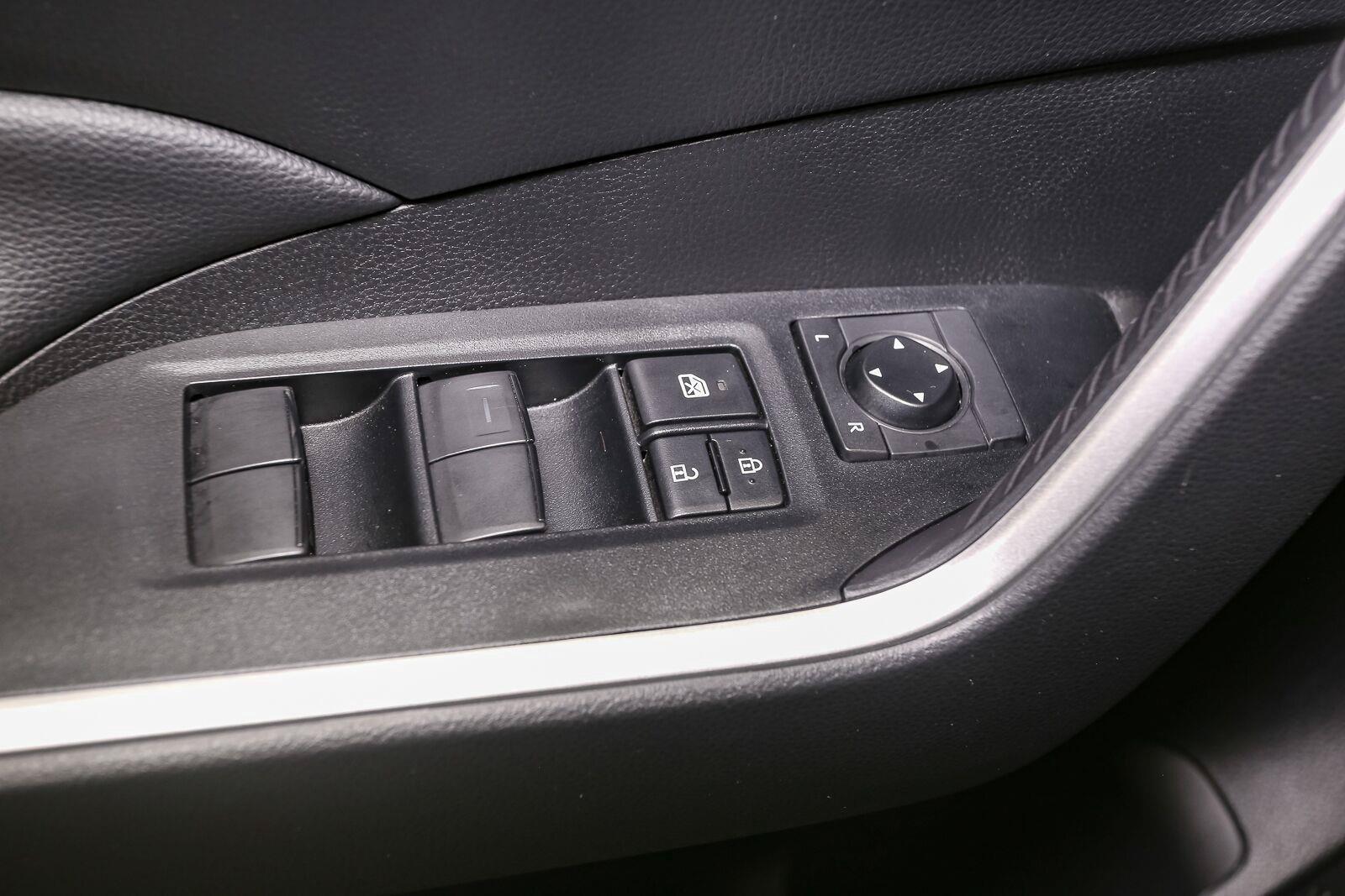 Certified 2024 Toyota RAV4 LE AWD/4WD image 40