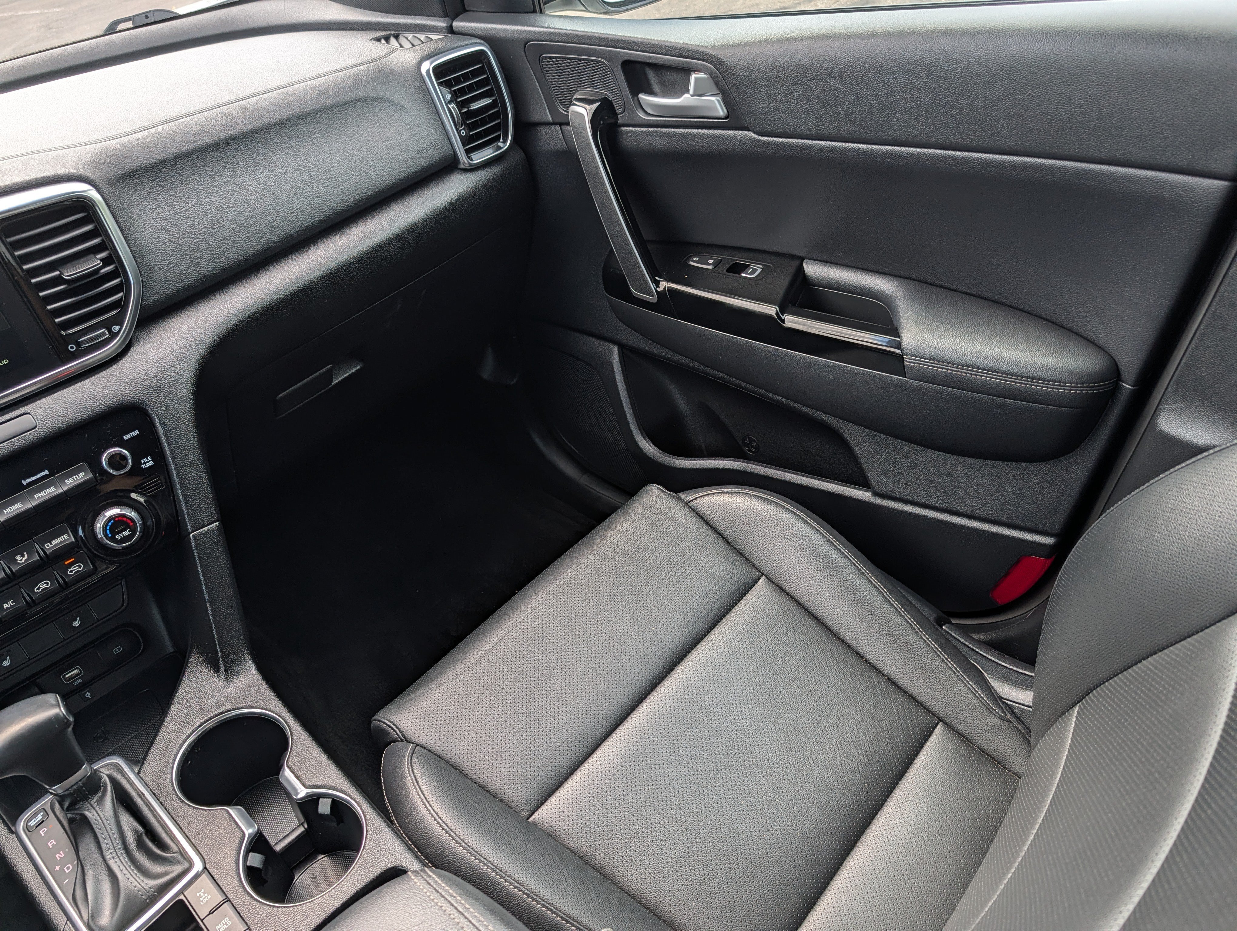Certified 2022 Kia Sportage Nightfall Edition w/ Nighfall AWD Premium Package image 11