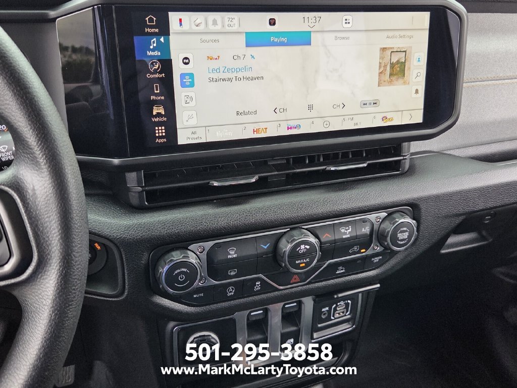 Used 2026 Jeep Wrangler Sport AWD/4WD image 16