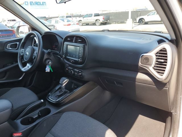 Used 2020 Kia Soul S FWD image 25