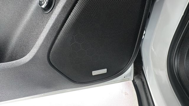 Used 2023 GMC Acadia AT4 image 22