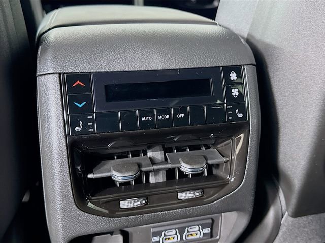 New 2025 Jeep Grand Cherokee L Limited w/ Luxury Tech Group II image 29