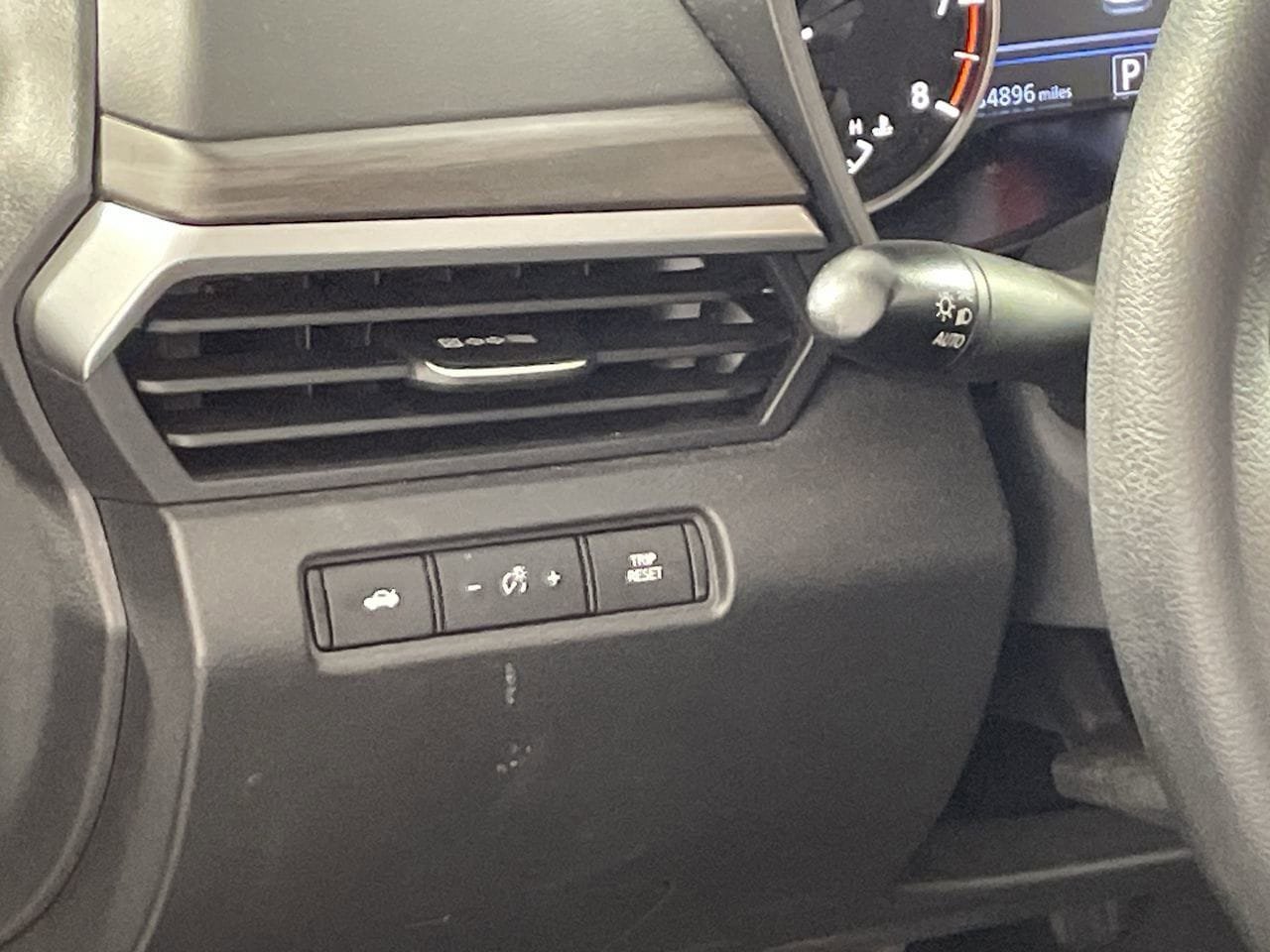 Used 2025 Nissan Altima 2.5 SV FWD image 13