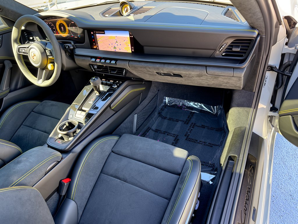 Certified 2025 Porsche 911 Carrera GTS RWD image 31