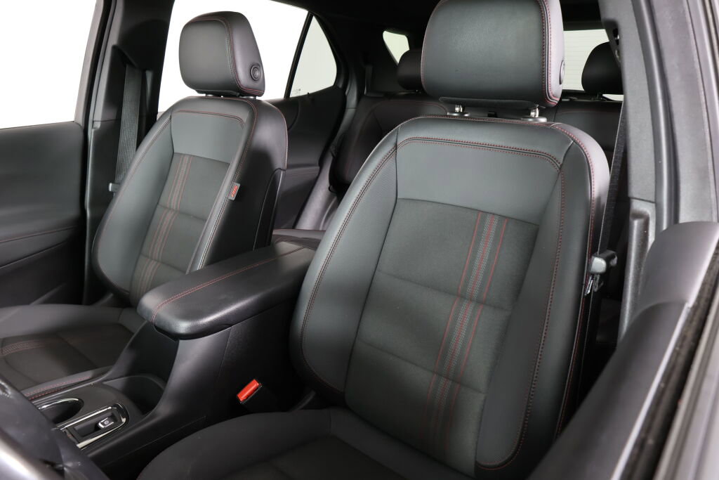 Used 2022 Chevrolet Equinox RS w/ LPO, Floor Liner Package image 11
