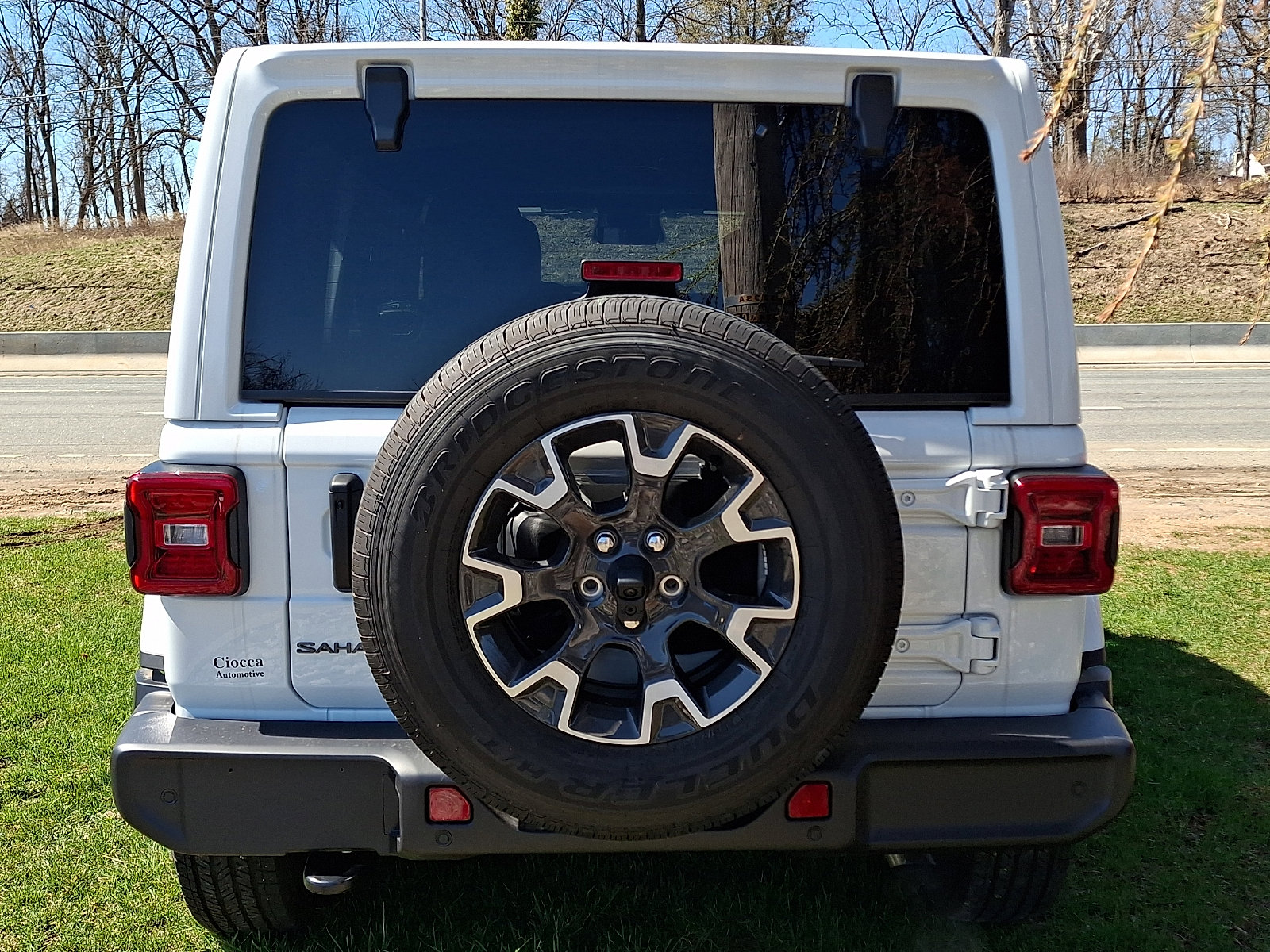 Used 2026 Jeep Wrangler Sahara AWD/4WD image 5