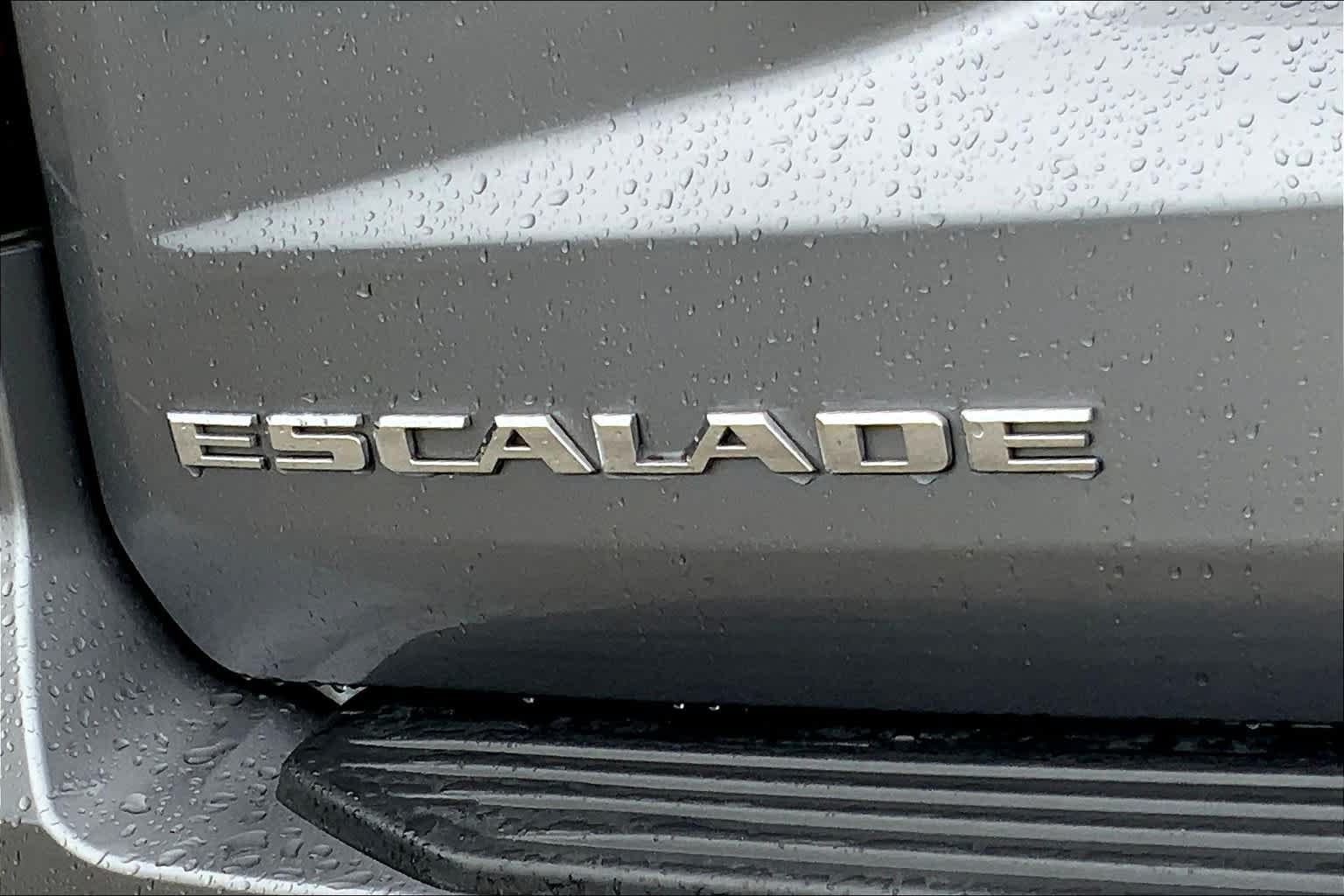 Used 2021 Cadillac Escalade Premium Luxury w/ Driver Assist Tech Package AWD/4WD image 28