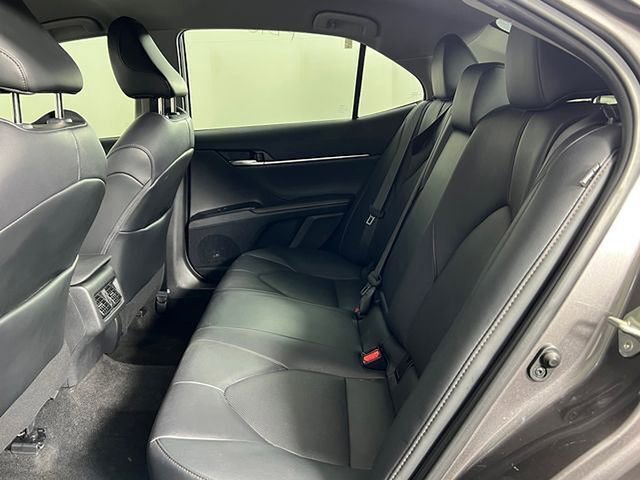 Used 2020 Toyota Camry XLE FWD image 14