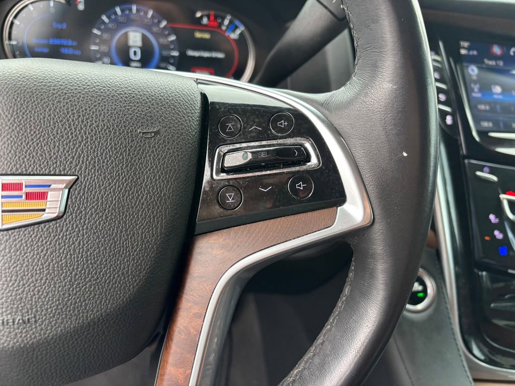 Used 2020 Cadillac Escalade Luxury RWD image 17