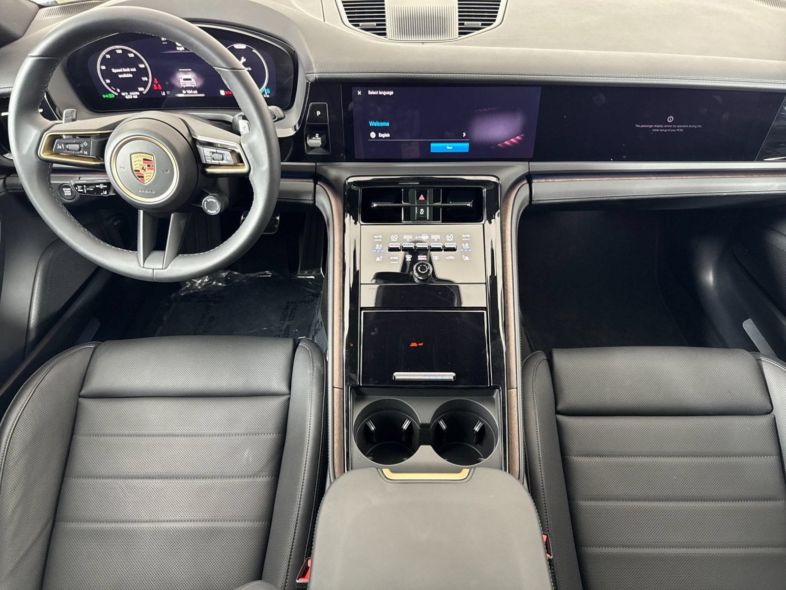 Certified 2025 Porsche Panamera RWD image 6