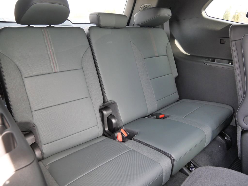 New 2026 GMC Acadia AT4 w/ Luxury Package image 30