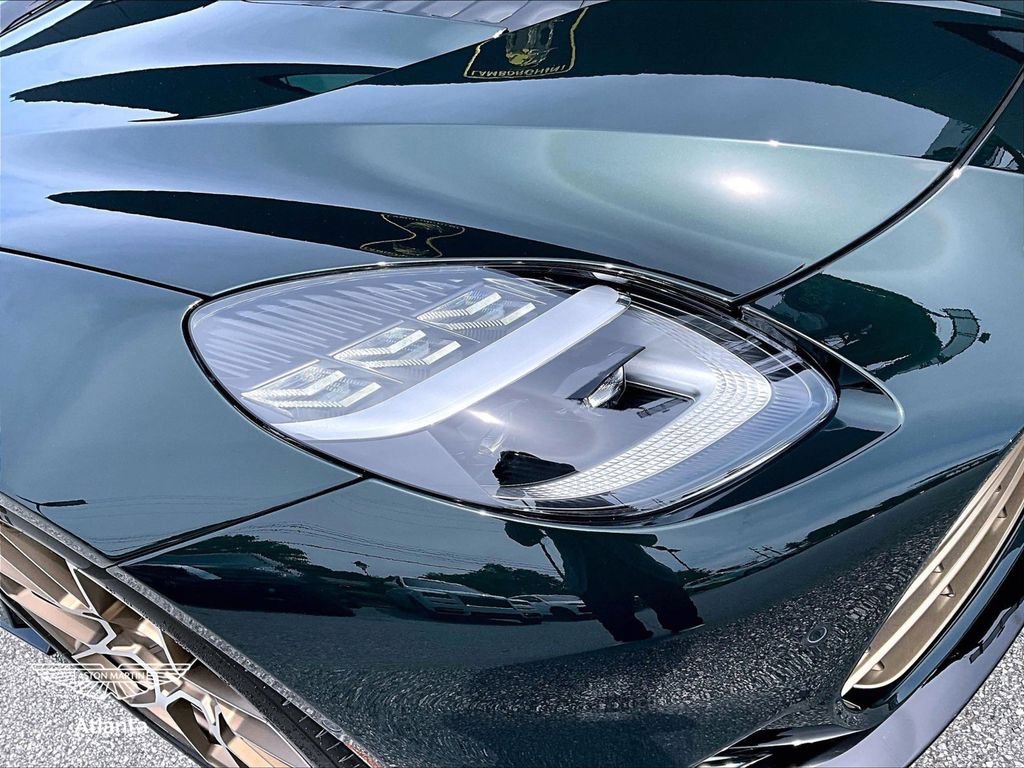 Used 2026 Aston Martin Vanquish Convertible RWD image 21