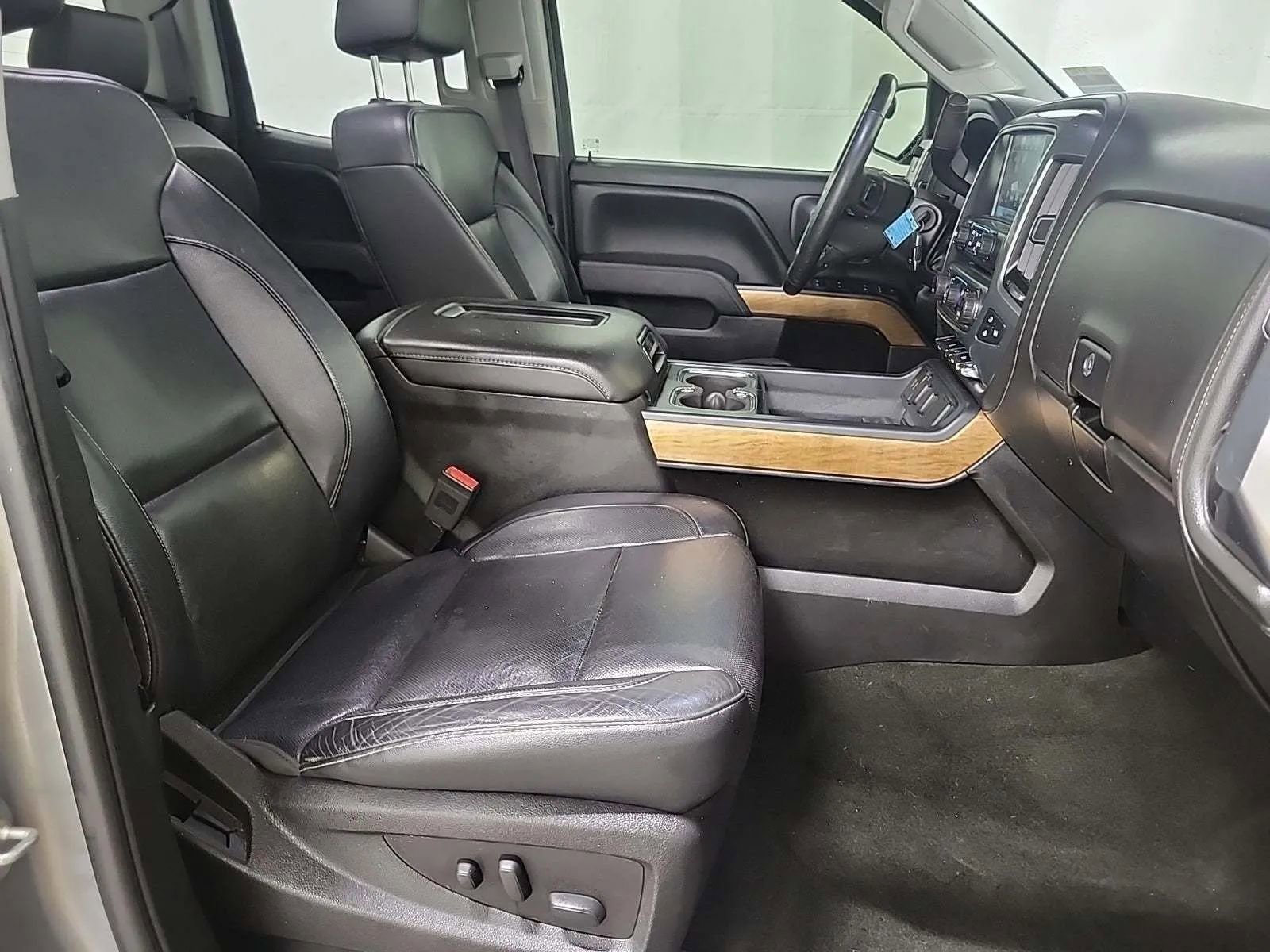 Used 2017 Chevrolet Silverado 1500 LTZ image 9