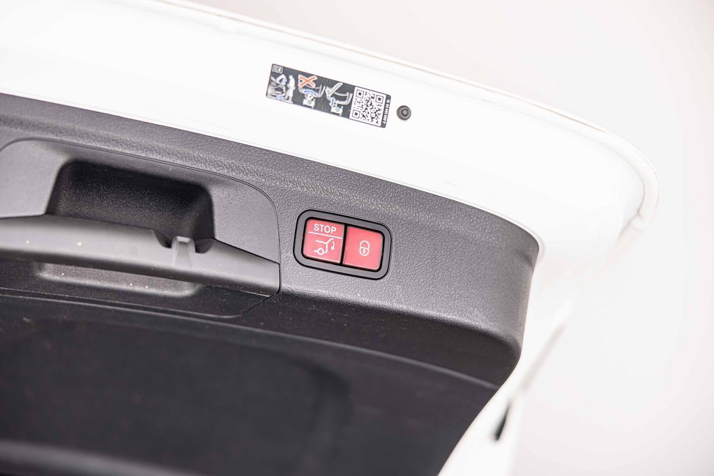 Used 2022 Mercedes-Benz GLE 450 4MATIC w/ Revised AMG Line Exterior image 18