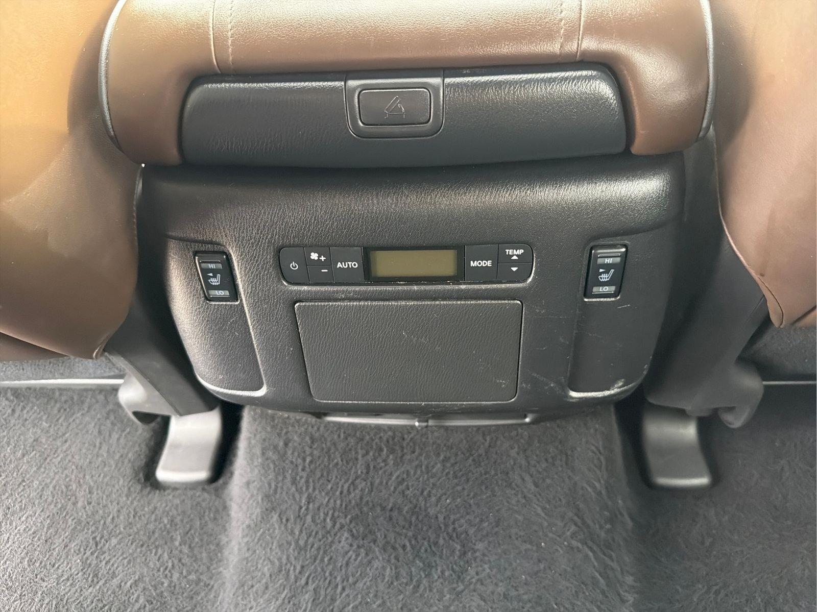 Used 2022 Nissan Armada Platinum w/ Captain's Chairs Package RWD image 34