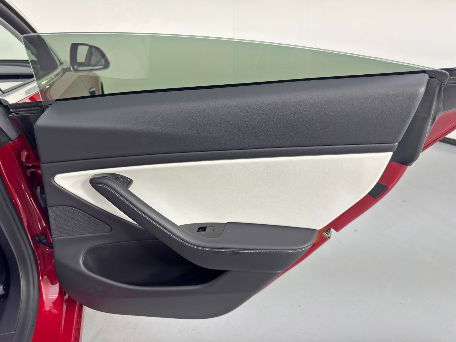 Used 2020 Tesla Model 3 Standard Range Plus image 44