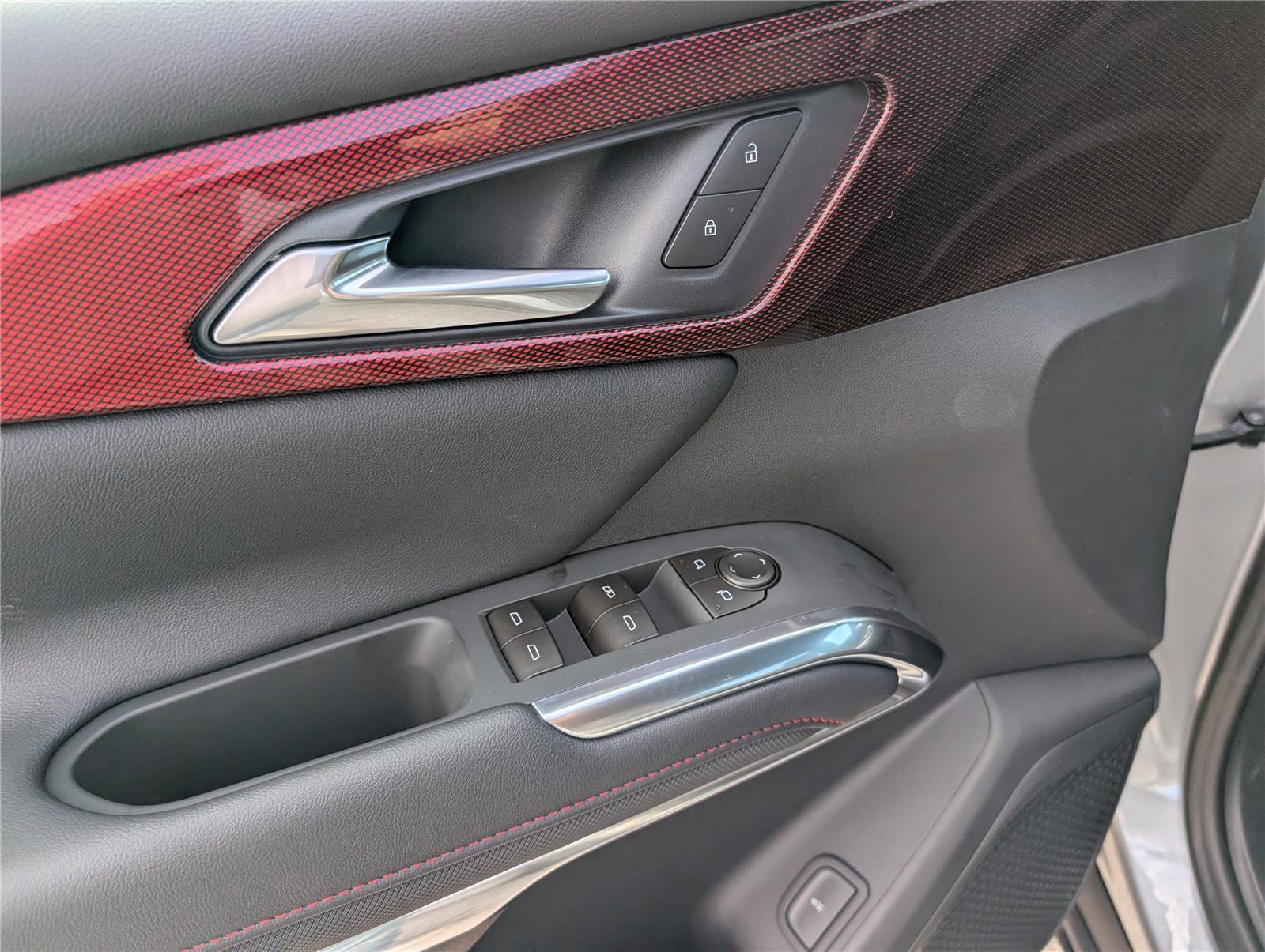 New 2026 Chevrolet Traverse Z71 w/ LPO, Floor Liner Package AWD/4WD image 18