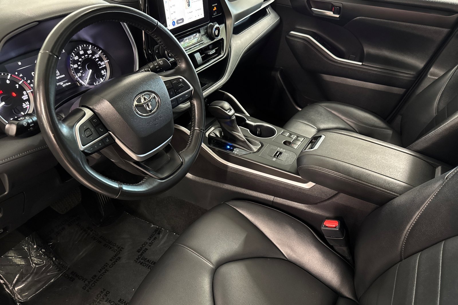 Used 2023 Toyota Highlander XLE image 10