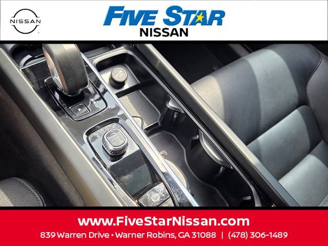 Used 2024 Volvo XC60 B5 Plus w/ Protection Package Premier AWD/4WD image 25