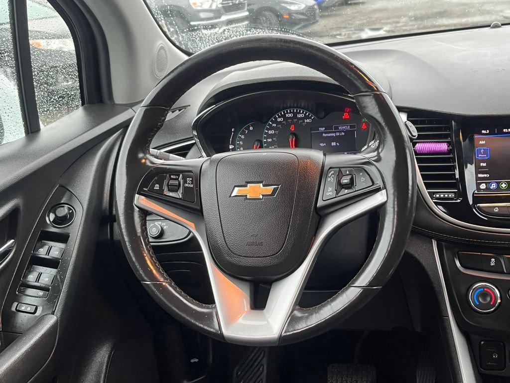 Used 2020 Chevrolet Trax LT w/ LT Convenience Package FWD image 17