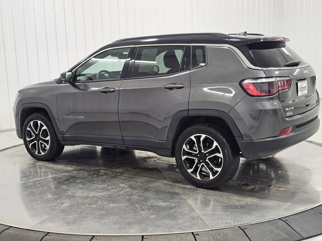 Used 2024 Jeep Compass Limited image 3