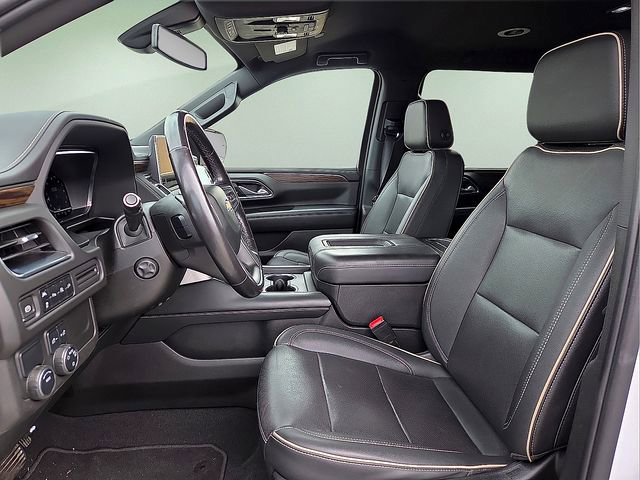 Used 2022 Chevrolet Suburban Premier RWD image 17